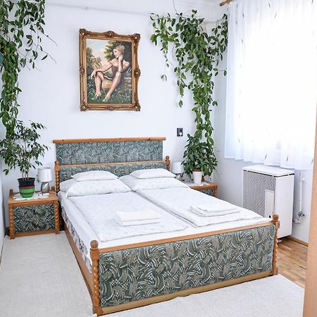 Lilla Vendégház Hajduszoboszlo Exterior foto