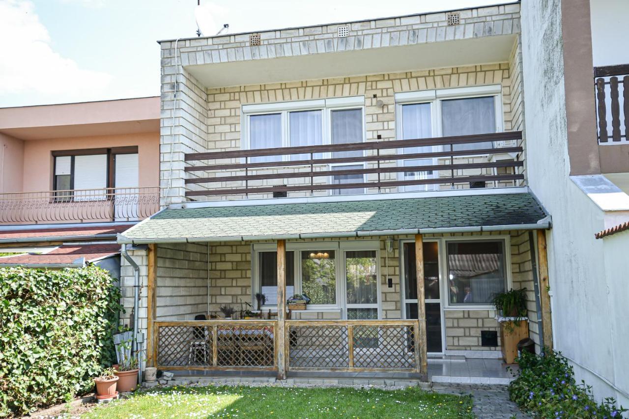 Lilla Vendégház Hajduszoboszlo Exterior foto