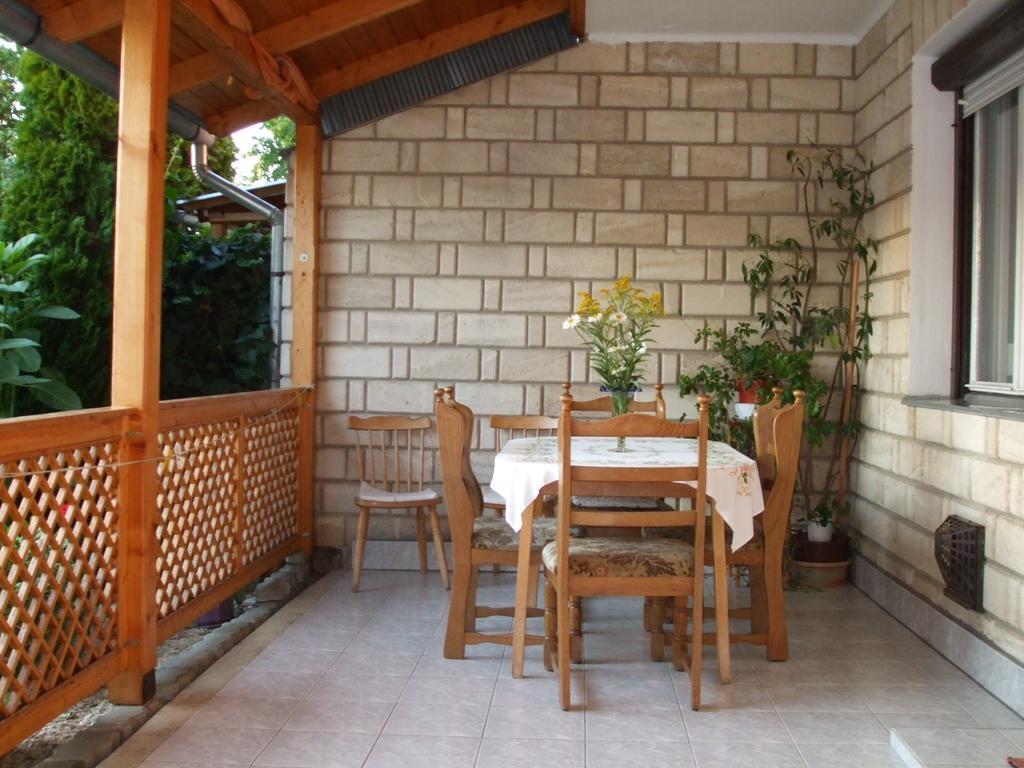 Lilla Vendégház Hajduszoboszlo Exterior foto