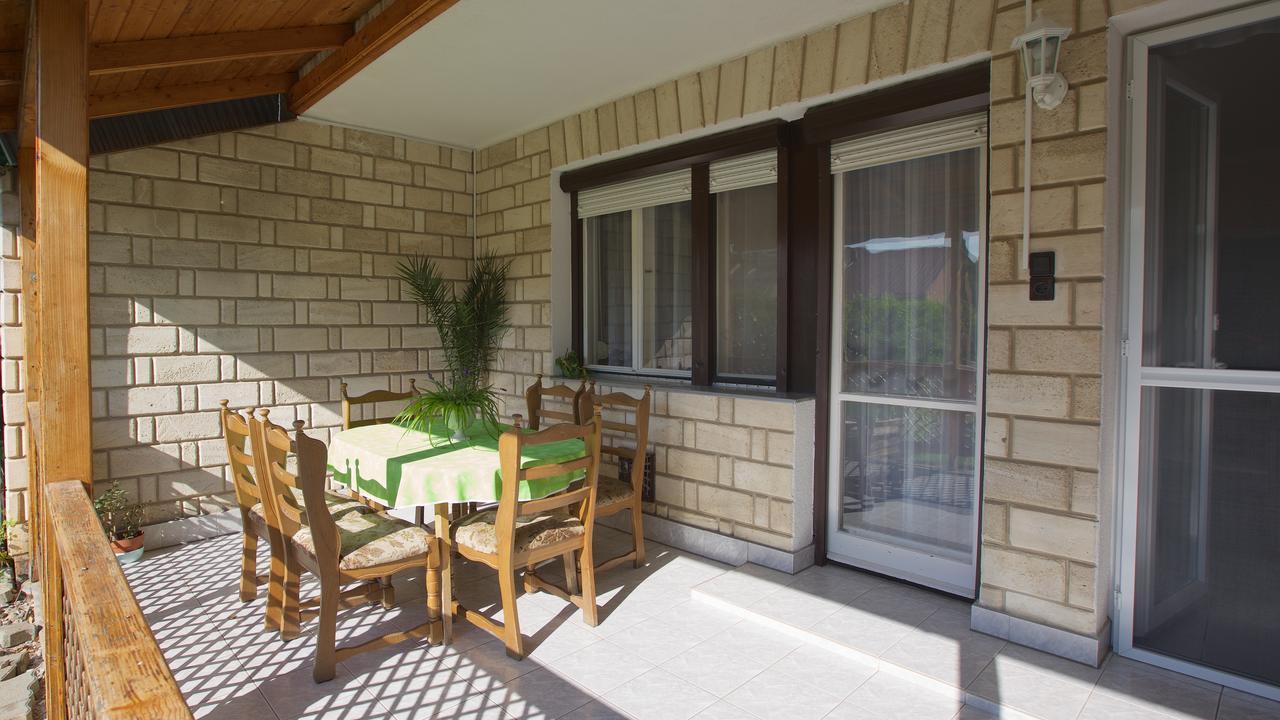 Lilla Vendégház Hajduszoboszlo Exterior foto